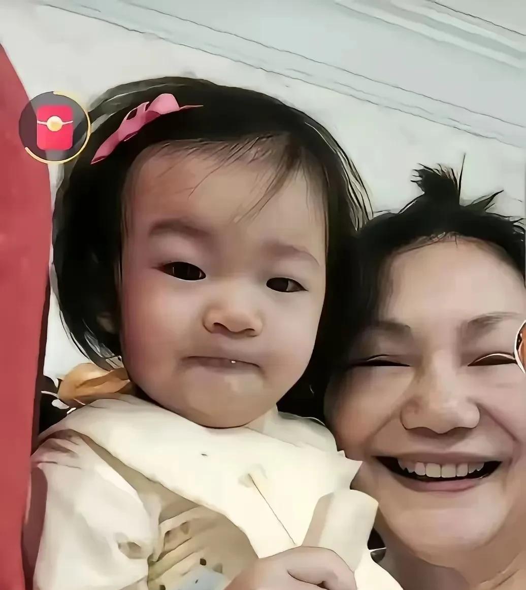 黄春梅这是闹的哪一出？现在晒她带着小玥儿的画面，都是正脸照。她是想做什么的呢？