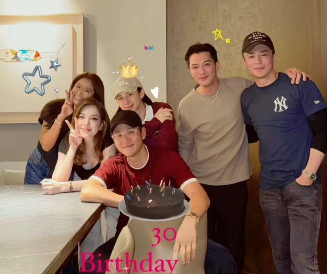 台娱圈是真的很小呀！来来去去那么多明星都有关系。林心如和许玮甯是多年闺蜜，这