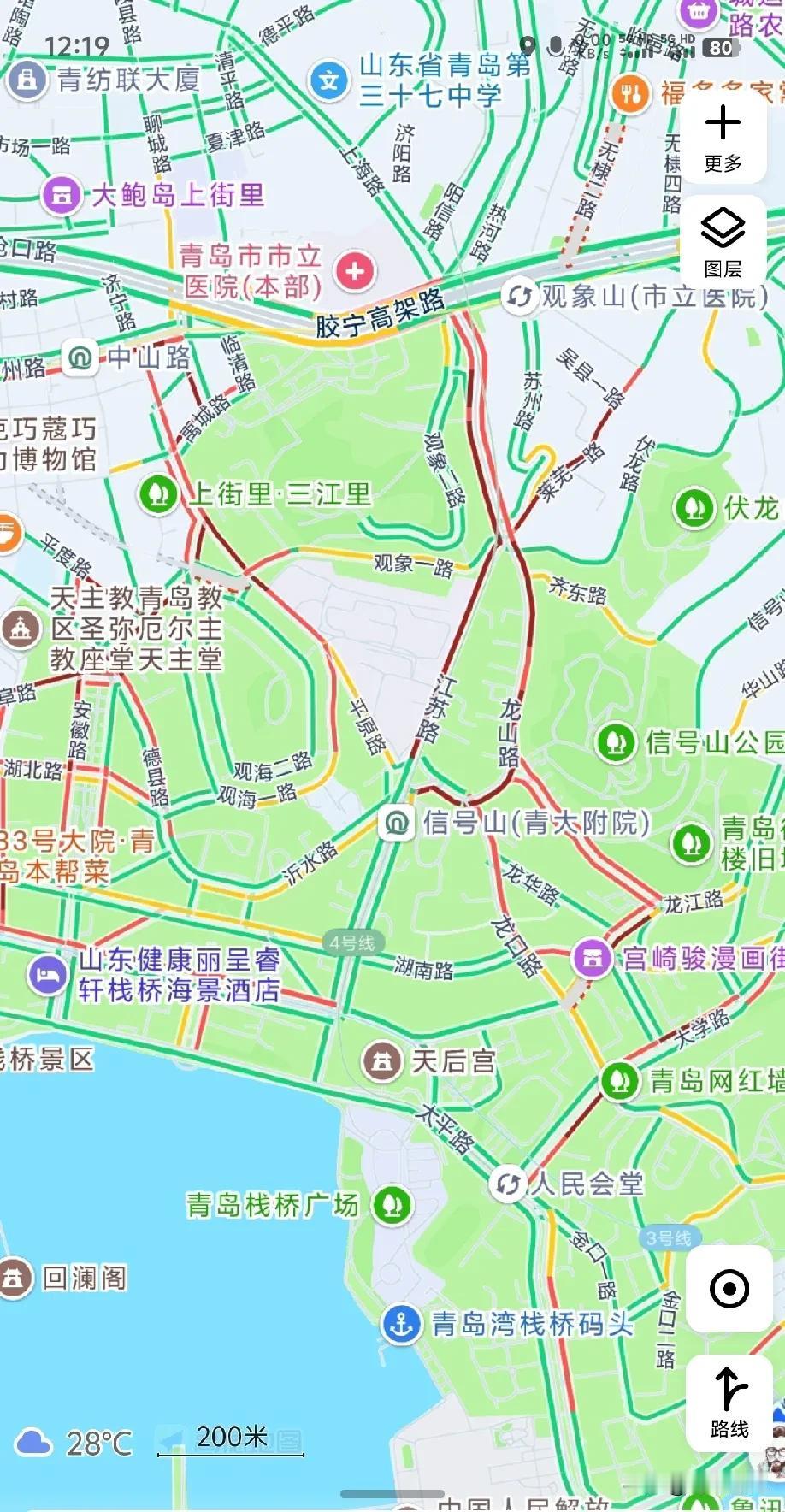 人从众！青岛的人可真多，整个前海一线，几乎天天堵成深红色！从暑假开始，青岛前