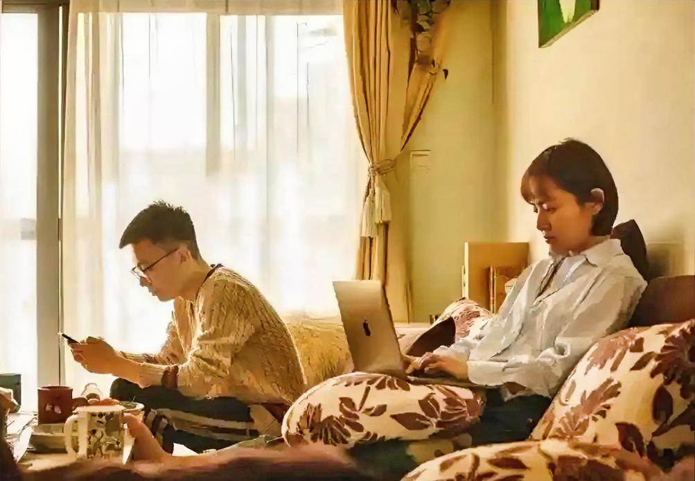 说一个容易被忽略的婚姻真相：80%的男人，是不会主动离开婚姻的。女人攒够了失