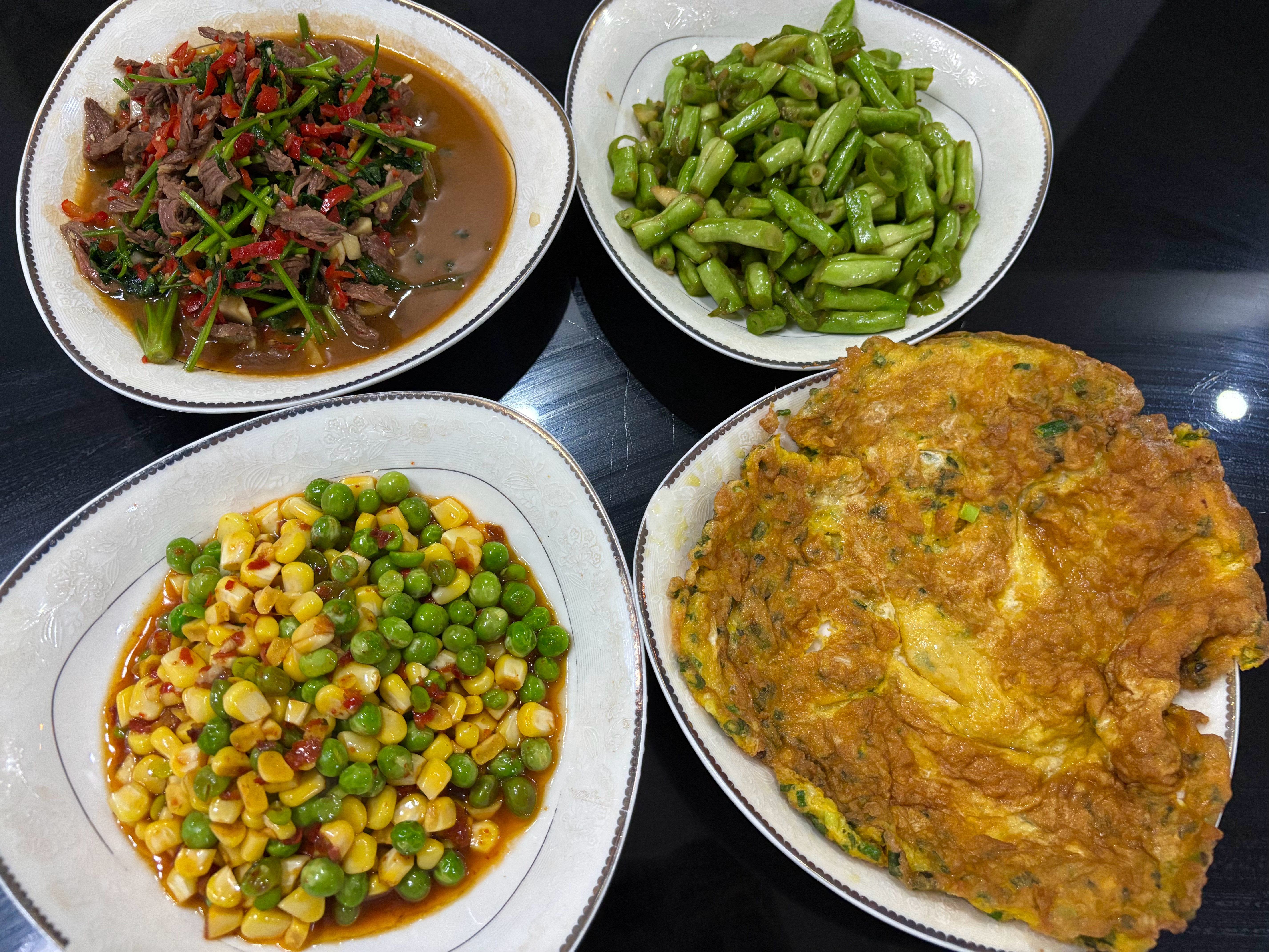 香喷喷吃午饭咯～你们吃午饭咯嘛？
