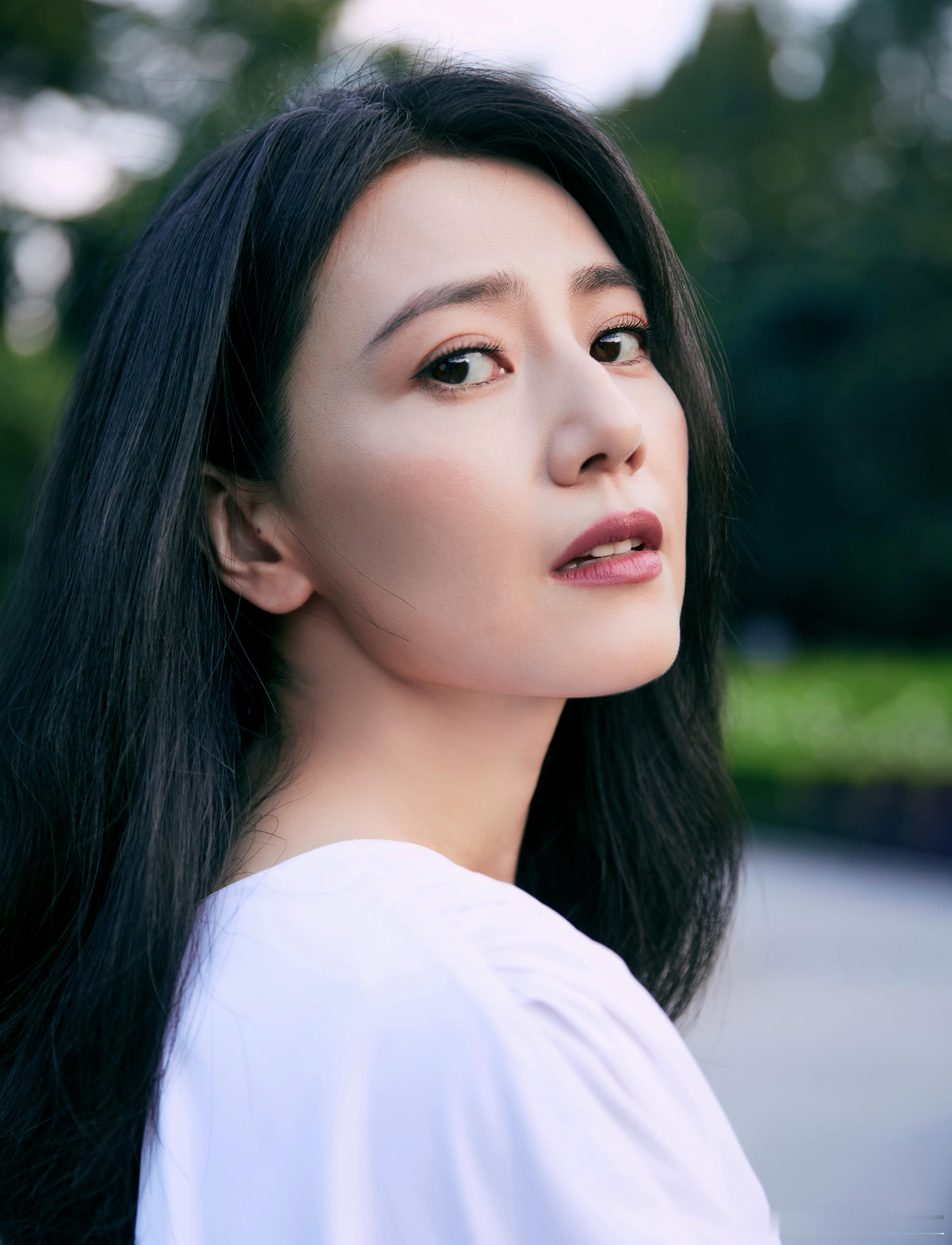 我一直都觉得，成年人的焦虑，一大半都来自“必须拥有”的执念。高圆圆就像姐姐这组