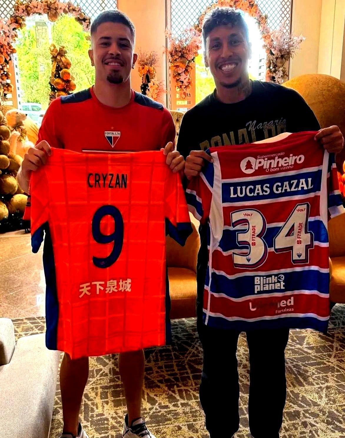 中超联赛结束后，山东泰山的巴西外援克雷桑这脚刚落地巴西，转头就去找了昔日搭档