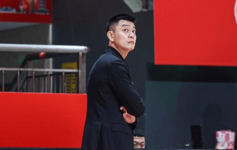 杨鸣拥有大智慧，辽宁队全场只进了3记三分球，这种一边倒比赛没必要把战术板倾囊而出