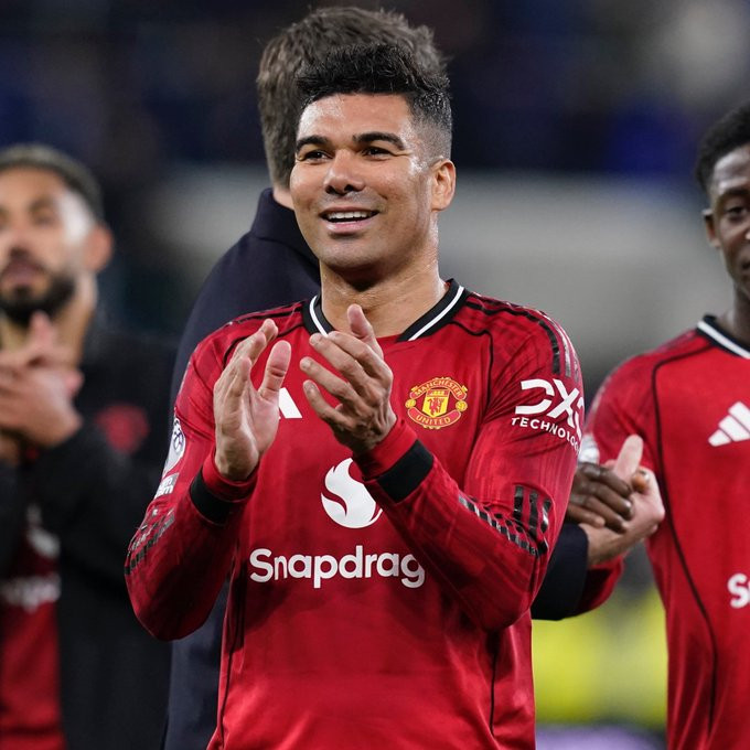 卡塞米罗全场简要数据1个进球1次绝佳机会创造1次关键传球4次长传2脚射门6次防守