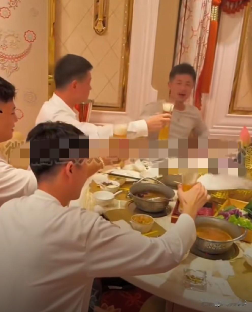 醋王率队抵达澳门，全脸出镜上ks热门！醋王带着高忆晨、