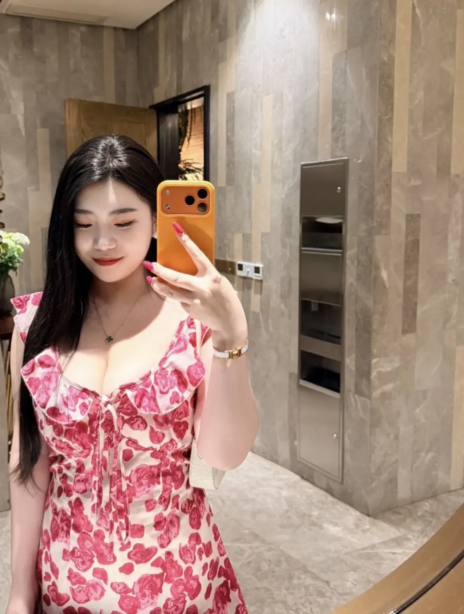 幸福七夕，姐妹带着他的老公陪我过❤️