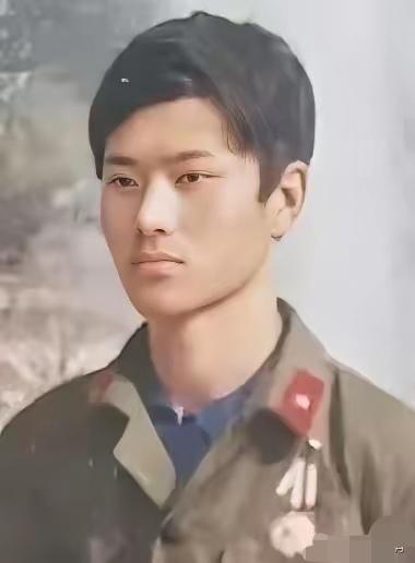 老山一等功臣赵志刚，安徽淮北人，1981年入伍，1军1师1团2连7班任副班长。