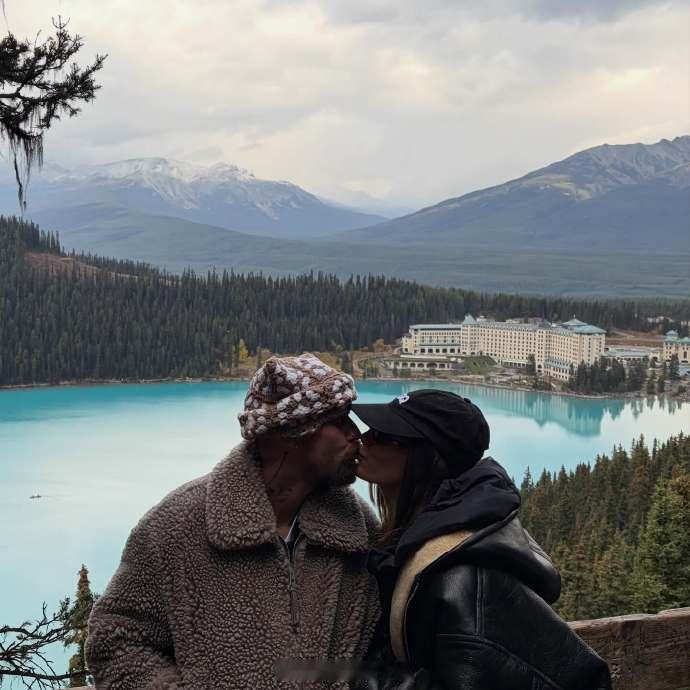 比伯海莉旅行照欧美男人的花期......​​​认不出这是比伯​​​