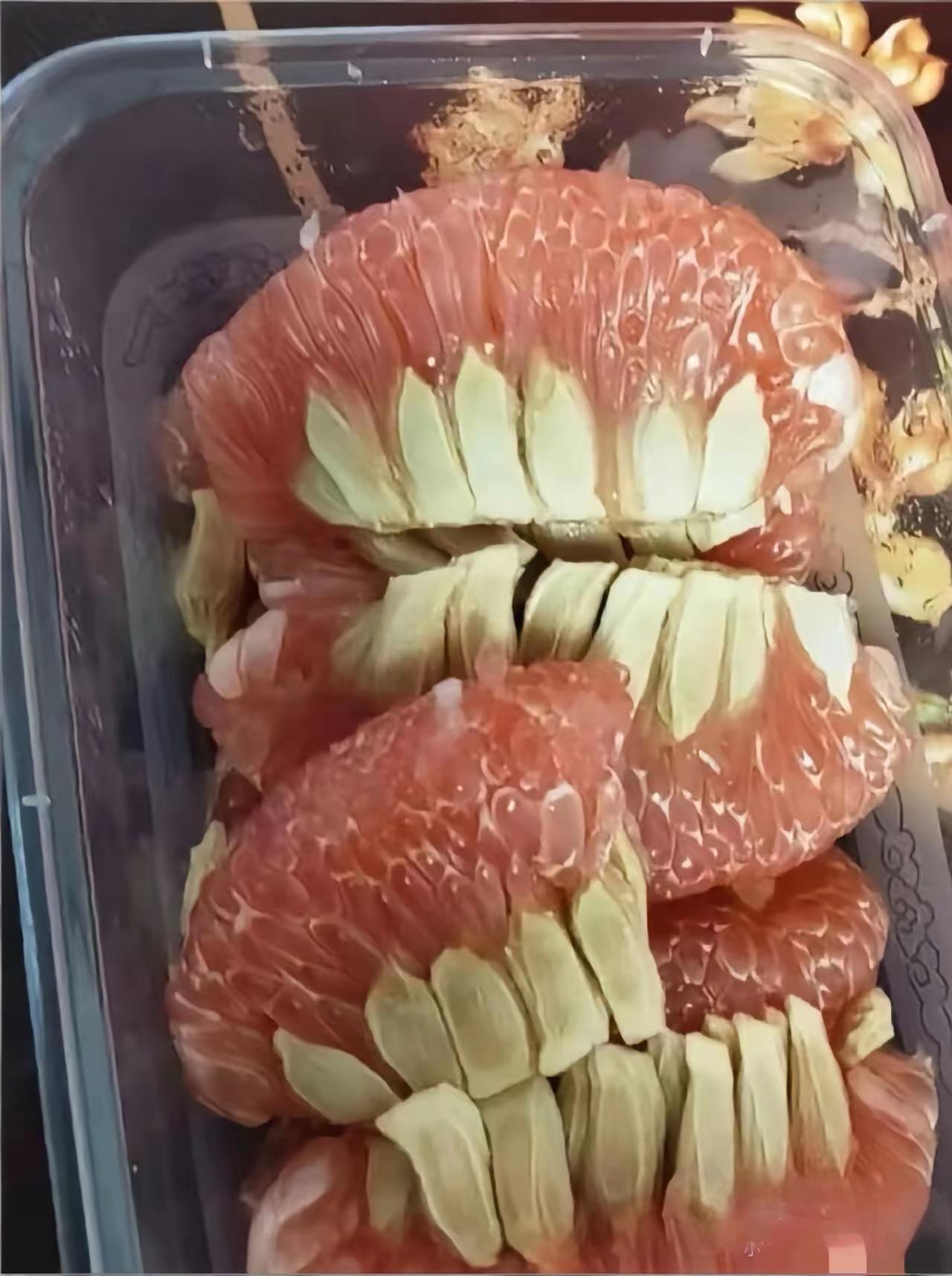 买到这样的柚子也是没谁了