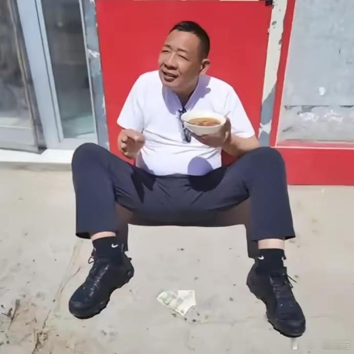 胖东来的成功无法复刻，为什么？他有三个不一样：第一：于东来办事比较稳重，很多人唱