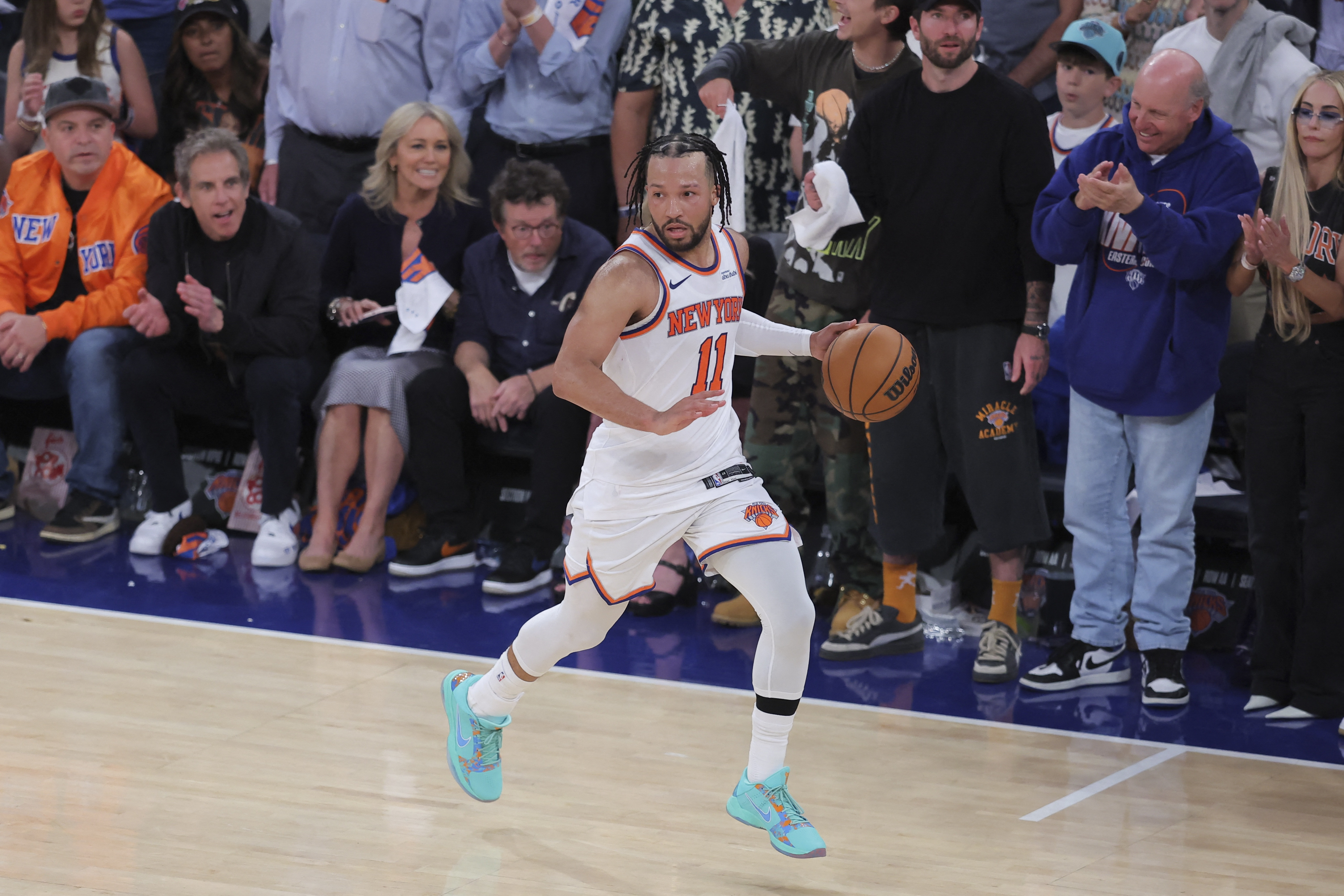 前NBA球员香波特在一档节目当中就谈到了尼克斯队的当家核心，现东决MVP杰伦布伦