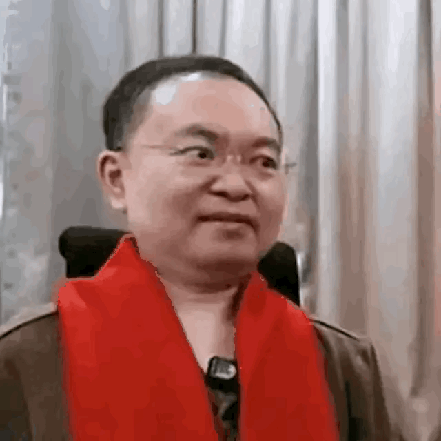 这个蔡磊，又在故技重施，炮制文案，把最拙劣的谎言包装成真理。他奉行“谎话说百遍自