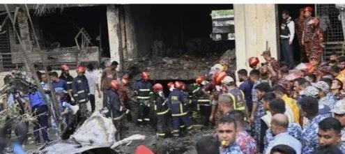法国到现在还咽不下这口气7月22日，法新社报道，一架正在执行训练飞行任务的孟加