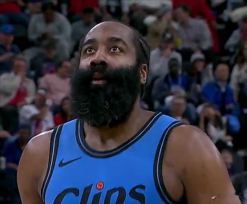 快船这波三连胜期间哈登的场上表现！！！对阵开拓者：上场39分钟，投篮17中10