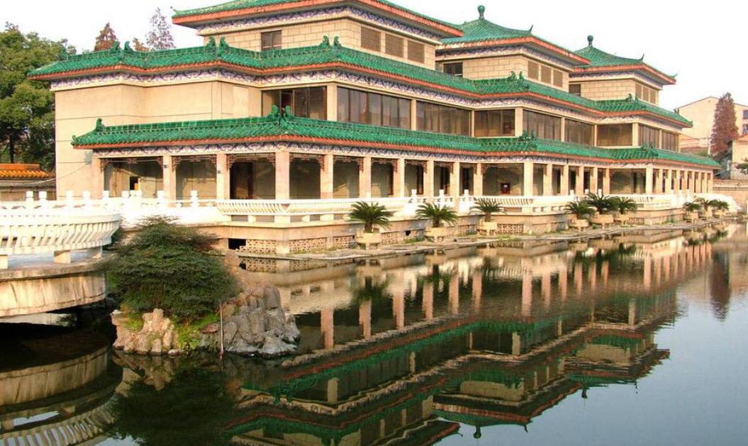 逛荆州博物馆别只看文物！怕光怕潮怕碰的宝贝，工作人员怎么护着？去荆州博物馆逛的