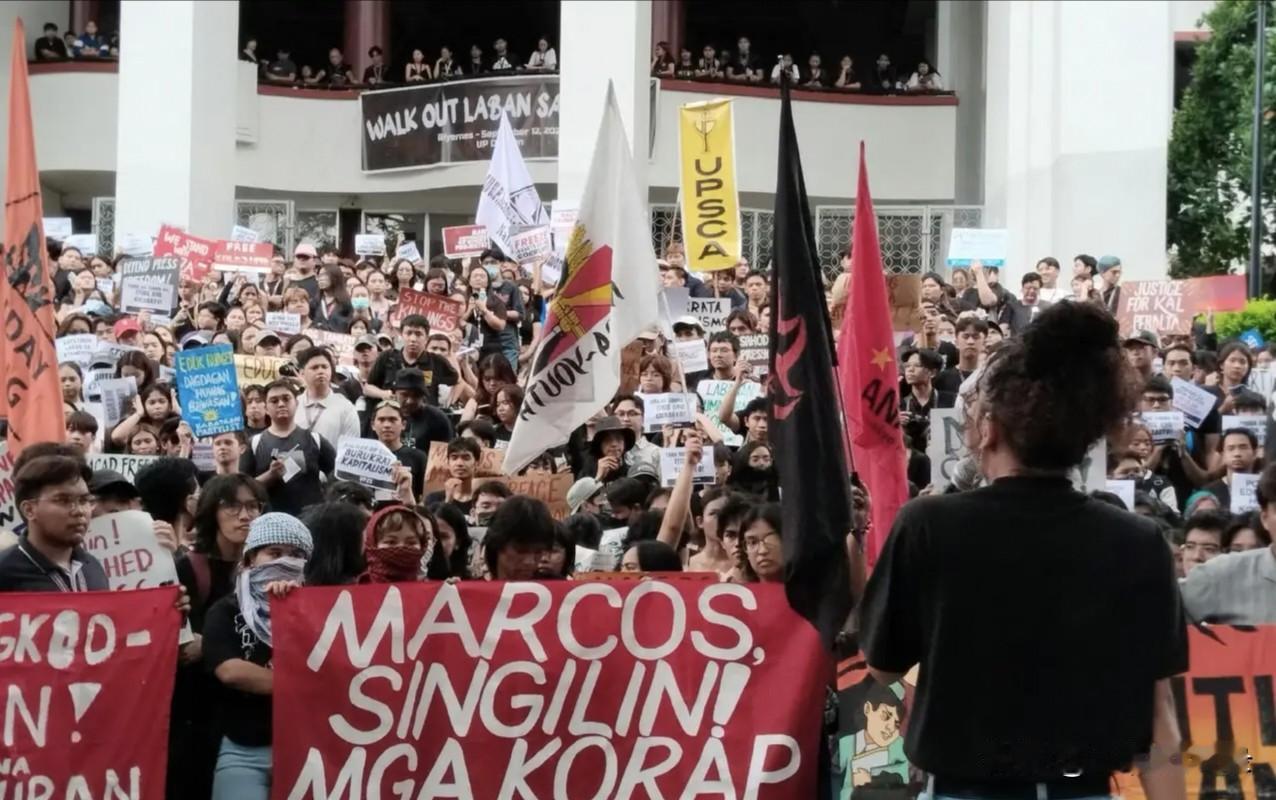 菲律宾首都爆发上万人大规模反腐抗议游行示威活动菲律宾民众对防洪工程腐败事件深恶