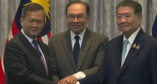 泰国代总理普坦在马来西亚谈判时，只说了四句话就让泰国和柬埔寨达成停火协议。 