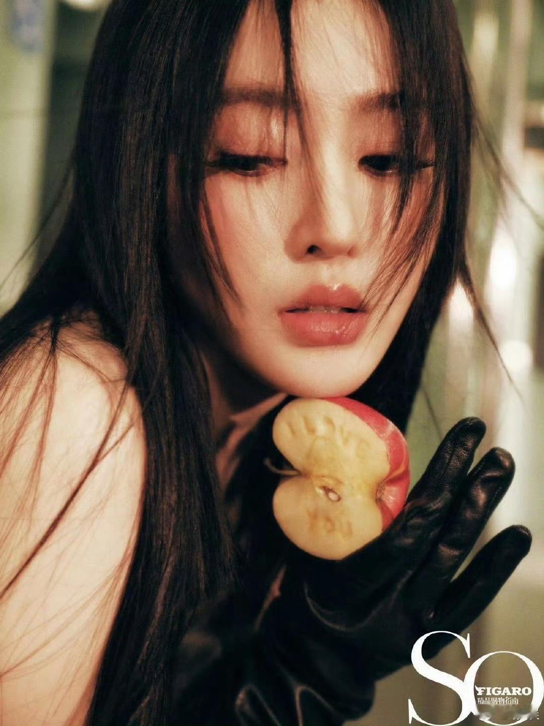 张天爱这组图好漂亮啊，好有氛围感！美女果然经得住这种模模糊糊的拍摄...