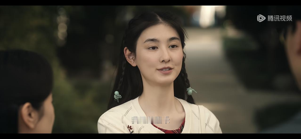《主角》看到相亲对象，还是研究生，只顾着看书，看都不看她一眼，高傲的楚嘉禾第一次