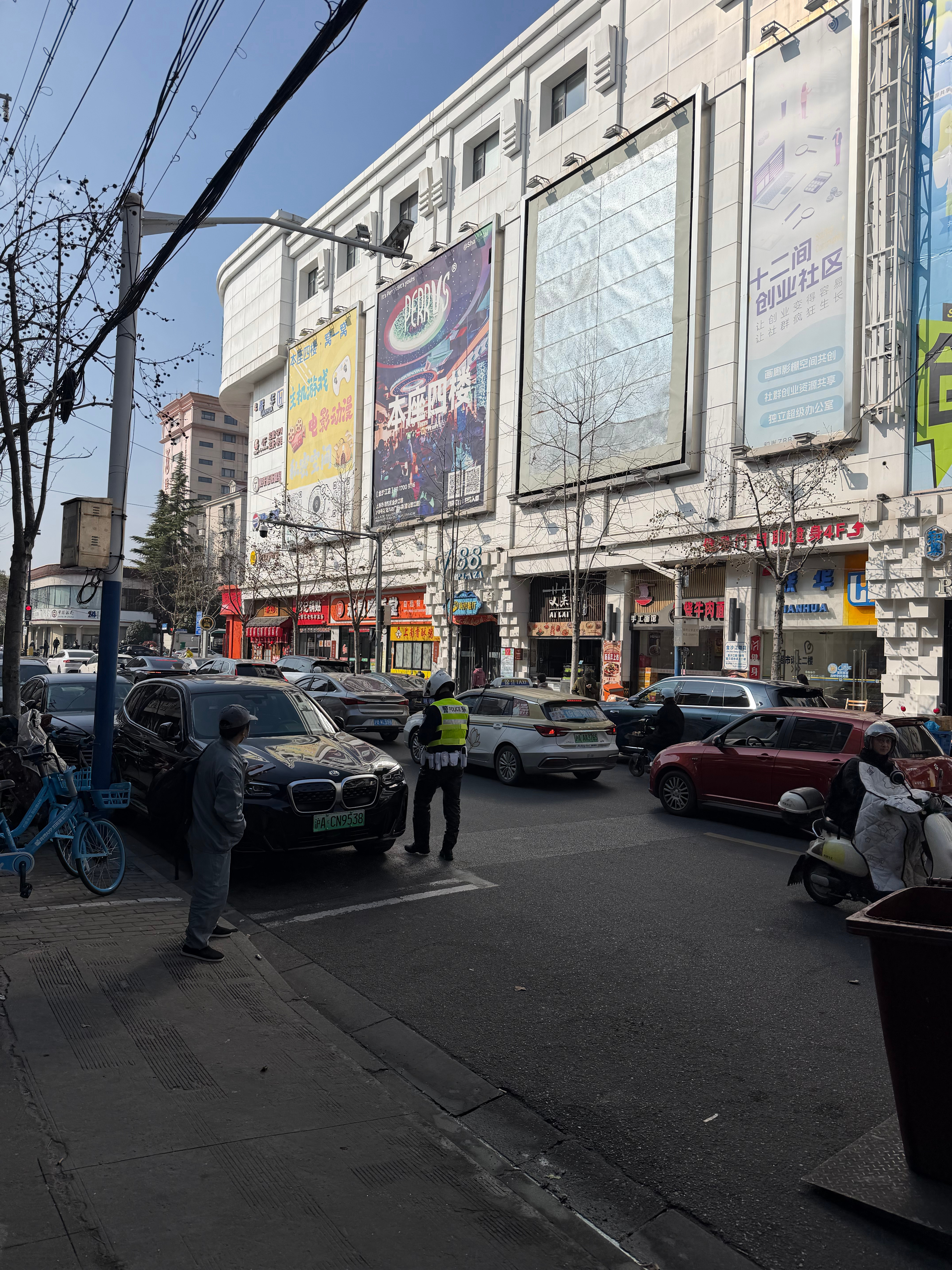 幸亏跑得快，不然我这菜包就202了