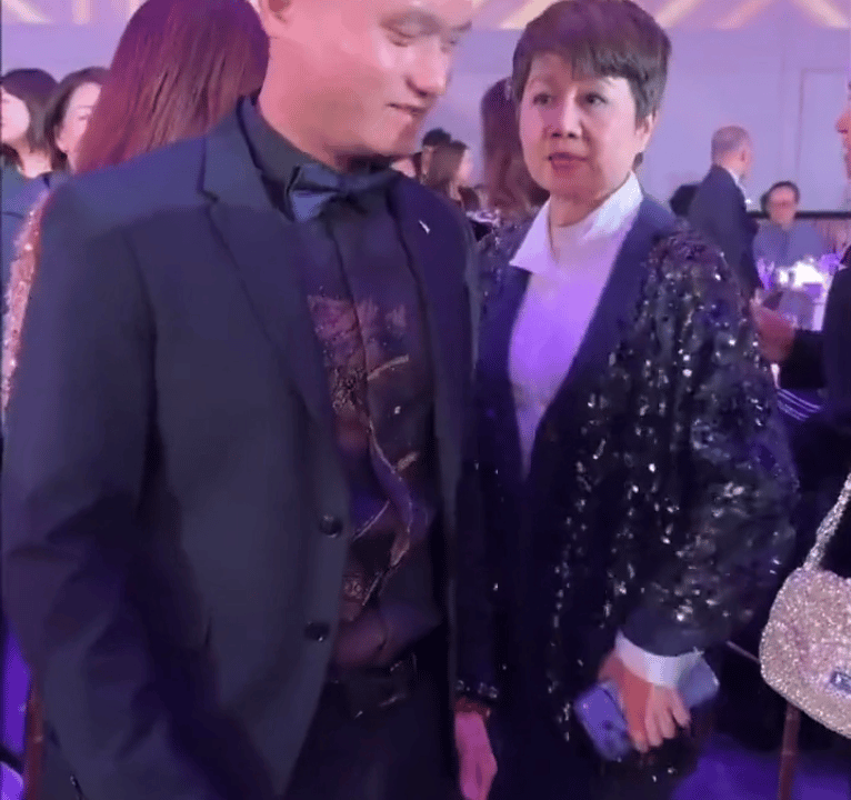 这应该就是当不了正室的原因吧？有一说一四太这表情管理不输内娱明星没想到赌