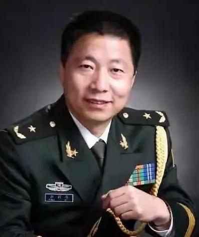 杨利伟退休待遇揭秘：没有巨额奖金，只有“终身金钟罩”2003年10月15日，杨利