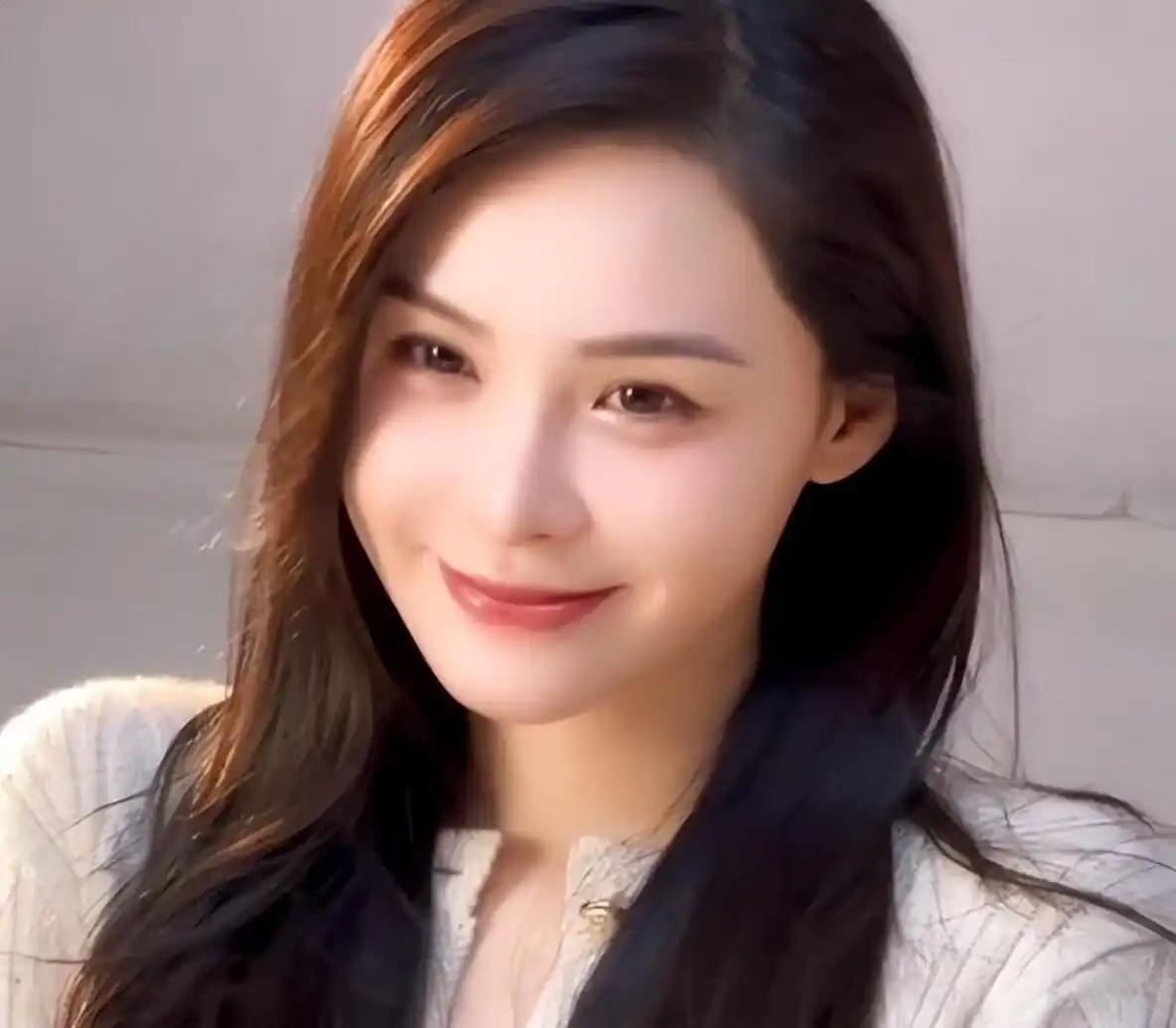 张颖颖火力全开吐槽汪小菲本性难改，晒图喊话马小梅卖情趣内衣。张颖颖确实不好惹，此