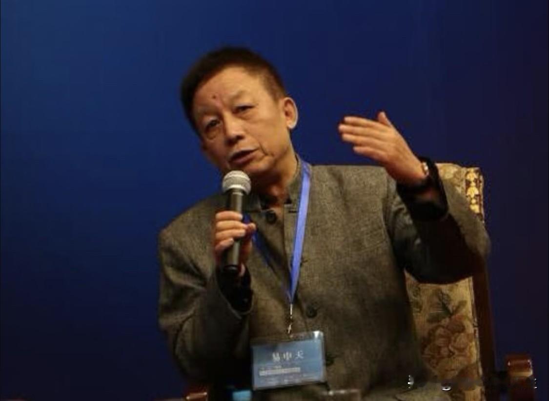 易中天这段话狠狠戳中了大众的心：​“中国人这辈子，最大的事是房事，最大的病也是