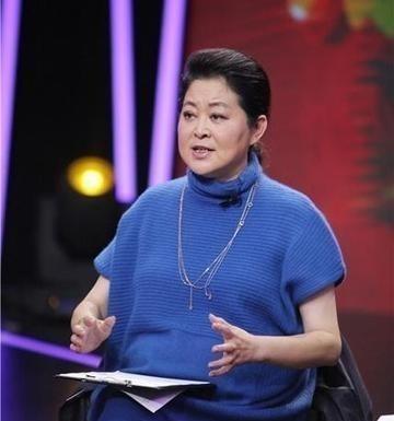 1999年，倪萍晚上跑到冯小刚家中，突然跪在地上，痛哭流涕，对冯小刚说：“哥，我