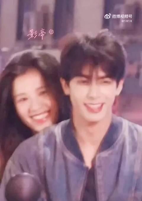 宋威龙、张婧仪自带港风滤镜《野狗骨头》七夕请发新物料好吗？好的#野狗骨头#