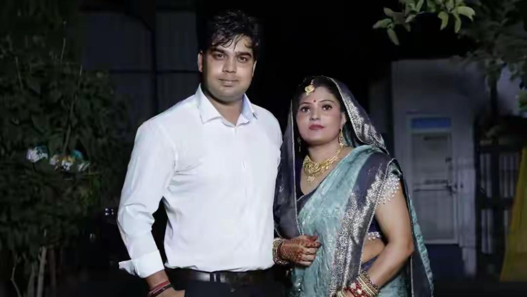 因不满15万元嫁妆，印度怀孕女警被丈夫用哑铃砸死…27岁印度德里警队女警卡佳，怀