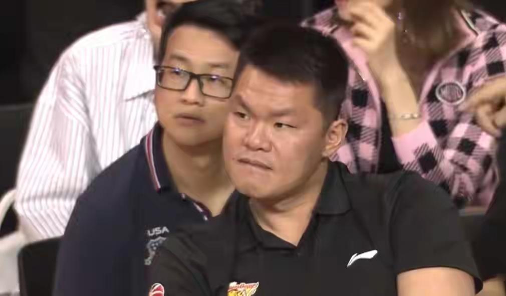 真不知道朱芳雨和广东男篮是怎么想的？此前，前广东男篮队长，在广东男篮打开了16个