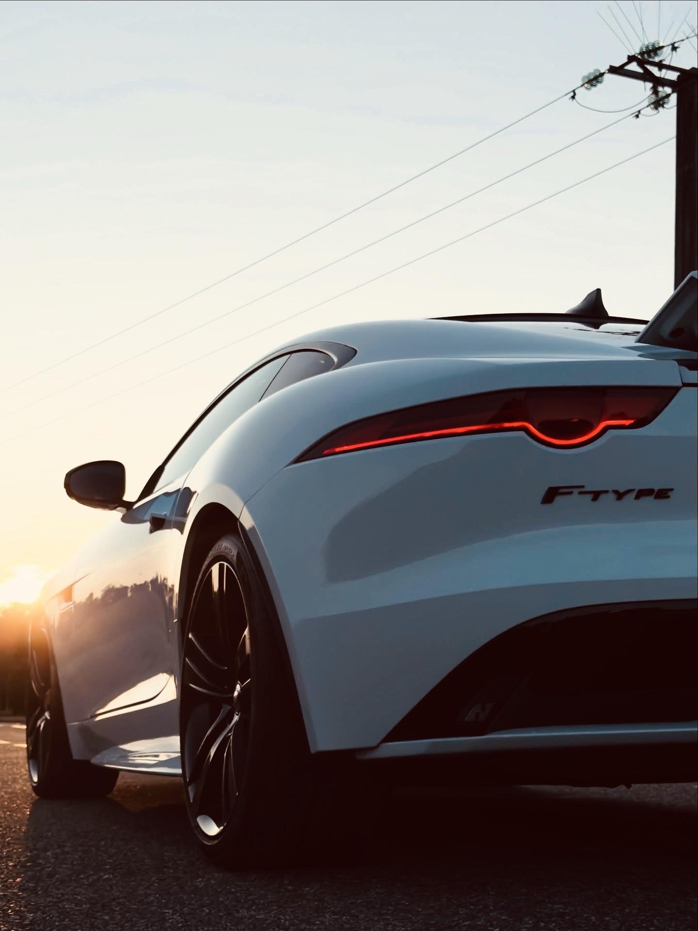 性感的尾部，Jaguar Ftype.