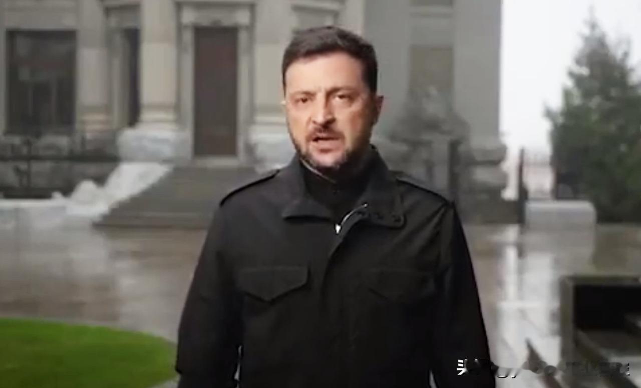 泽连斯基今天发表视频讲话，暗示了对美俄密商达成“二十八条和平方案”的回应。他表示