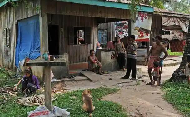 有些国家穷，是很难理解的，就如柬埔寨，18万平方公里的土地，75%是平原，人口还