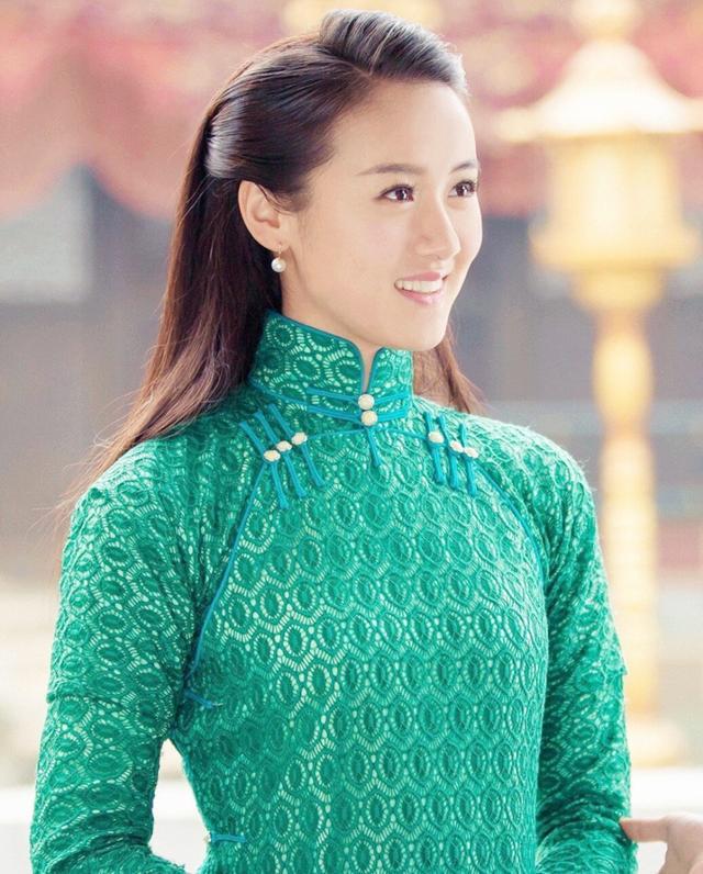 1919年，56岁的齐白石想娶18岁的宝珠，可宝珠乃是朋友胡南湖家里的一个丫环，