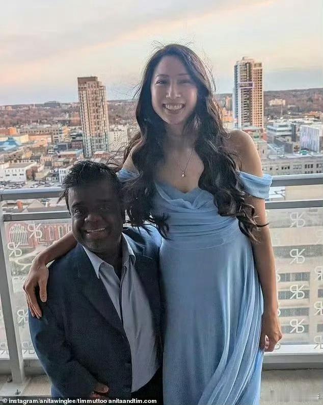 华人女性对外籍婚配包容度很高！1米63的加拿大华裔女士嫁给了身高只有1.2米