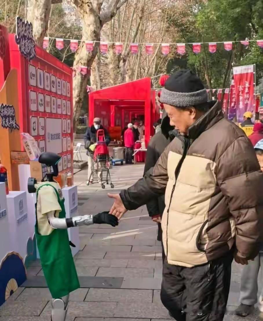 日入5000元，你羡慕吗？对比来看，跑外卖一天300元已算顶尖，做代驾一晚5