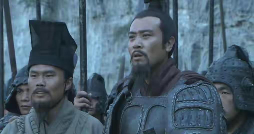 黄权为什么没有偷偷逃回蜀国？不仅黄权没有逃回蜀国。跟随黄权投降的庞统的弟