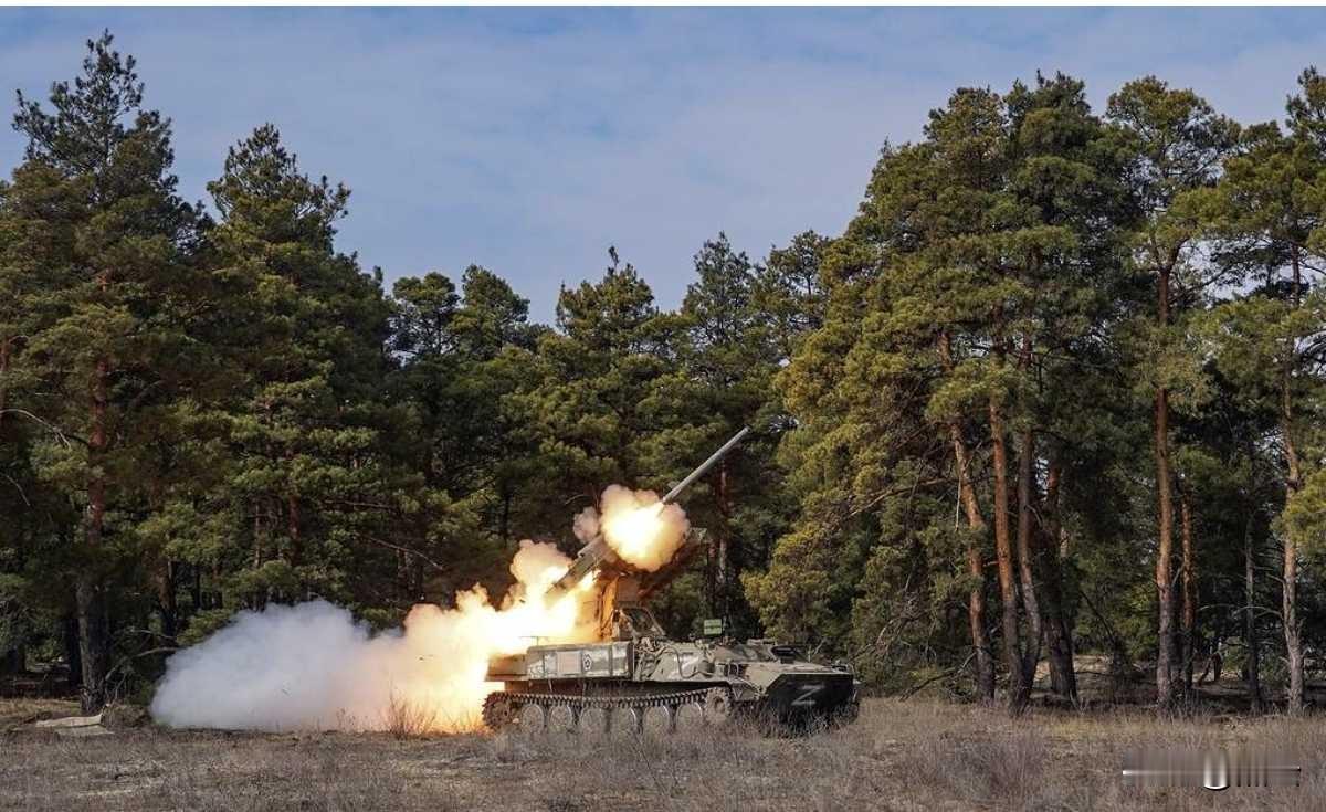 俄军连续击落141架乌无人机12月25日，塔斯社消息，俄罗斯国防部发布通报