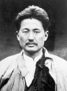 1935年，方志敏被俘，在狱中，他用米汤给鲁迅写信，想让鲁迅救他，鲁迅却说：“救