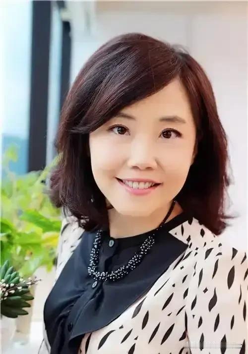 尹乃菁：郑丽文不是“华佗”！离职后的尹乃菁在参加台湾媒体节目时，道出了自己的