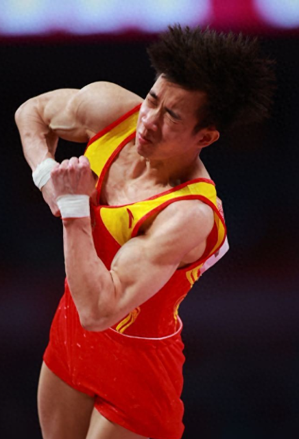 黄明淇获得男子跳马第五！菲律宾选手尤洛摘金2025年世界体操锦标赛在印尼雅加达