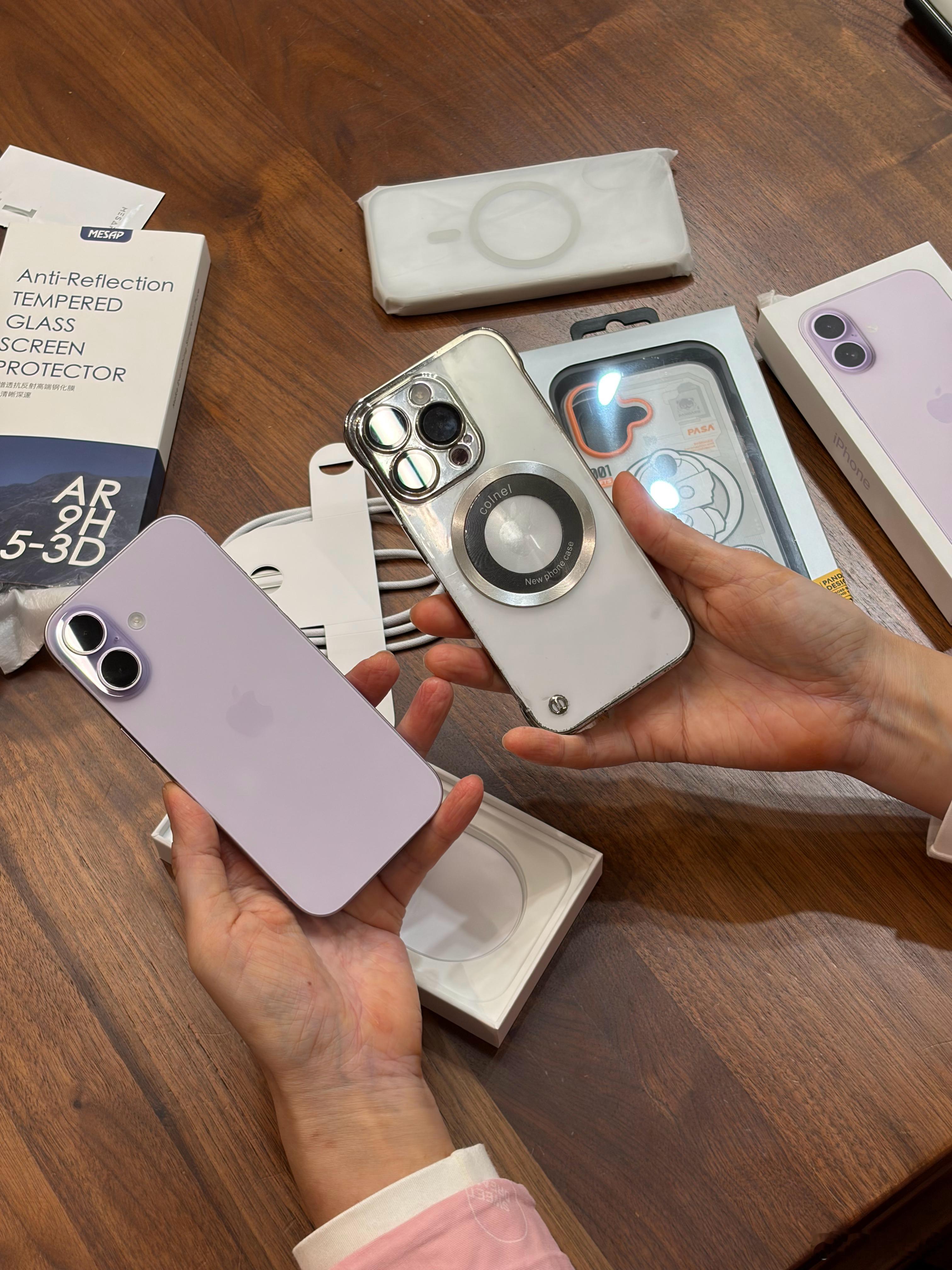 给我妈换台iPhone17，本来准备双11抄底，结果现在标准版还没有现货，等了