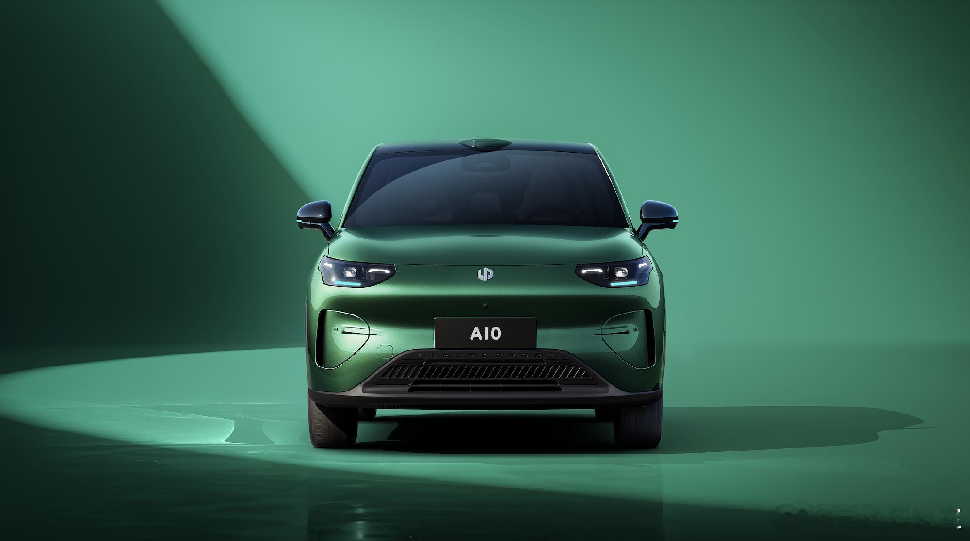 在车展上见到了A10的实车——它是目前整个零跑产品线里我比较感兴趣的新车了。它会