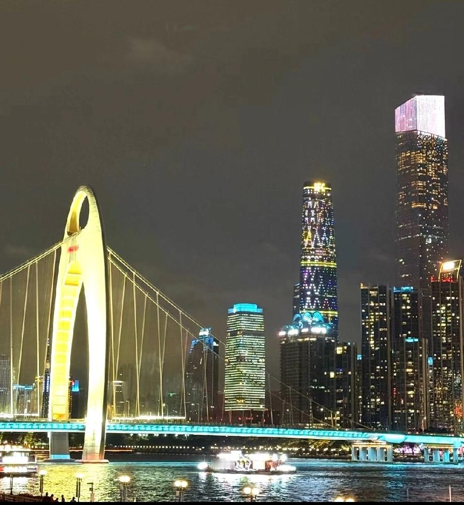 大家有没有发现，大部分中年女人都有一个通病，就是老公不在家的时候，想老公。