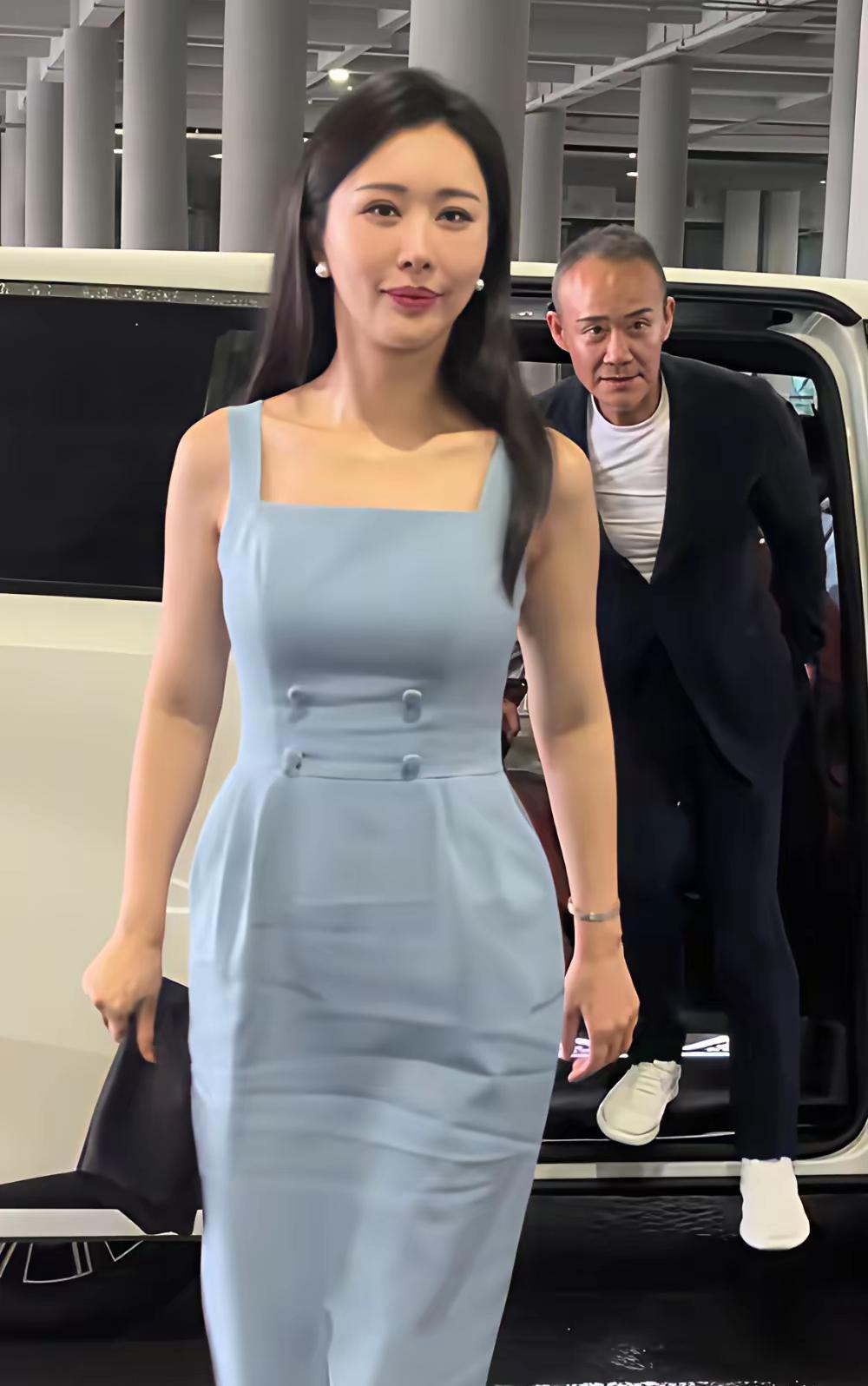 报复前任最好的方式，原来不是撕扯。2012年，王石婚变的消息炸开。所有人的话