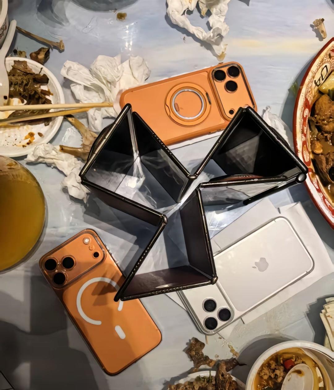 华为三折叠烂大街了吗，好多饭局上都能看到几部