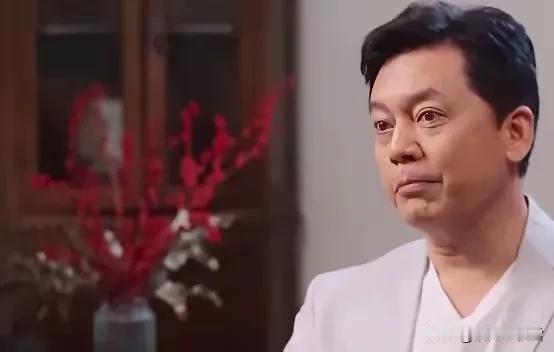 演员何政军说：“我父亲何绍宽是位老红军，曾是刘伯承元帅的三个贴身卫士之一，他有个